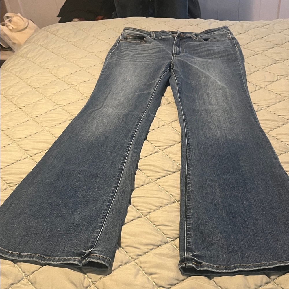 Judy Blue Flare Jeans in Classic Blue - Picture 2 of 8